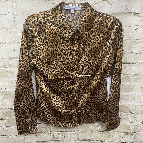 NWT Sweet Rain Brown Black Leopard Print Pearl Button Up Silky Feel Shirt - Picture 1 of 6